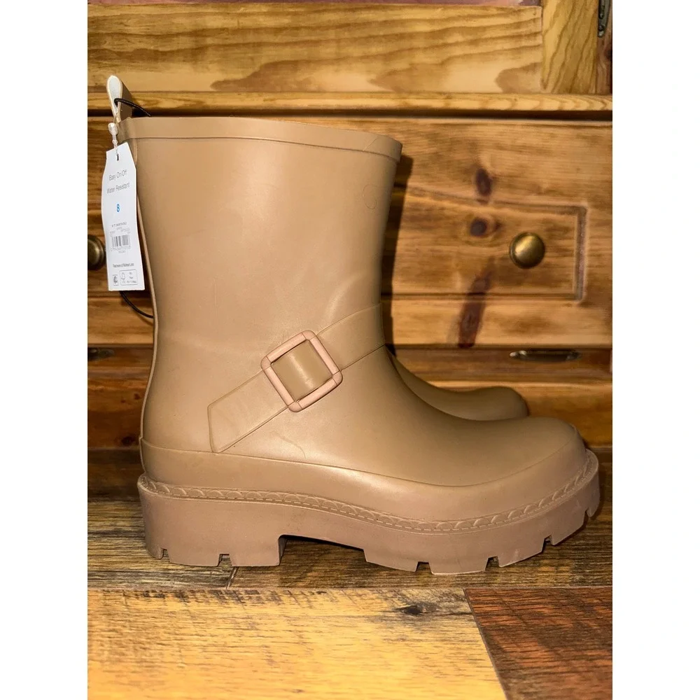 NWT Time and Tru Almond Short Buckle Rain Boots Beige Lug Sole Size 8